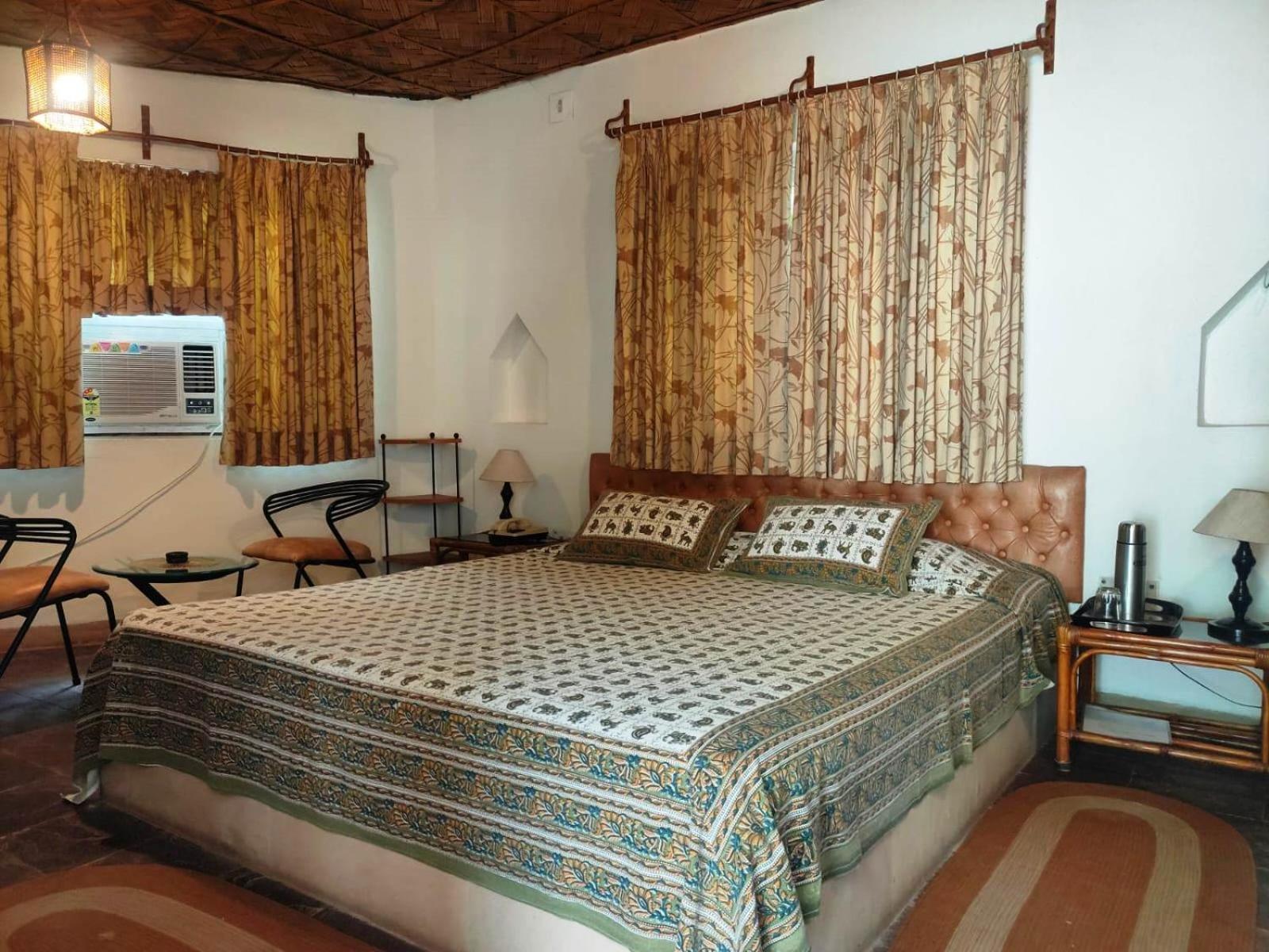 Chhuti Holiday Resort ボルプル エクステリア 写真