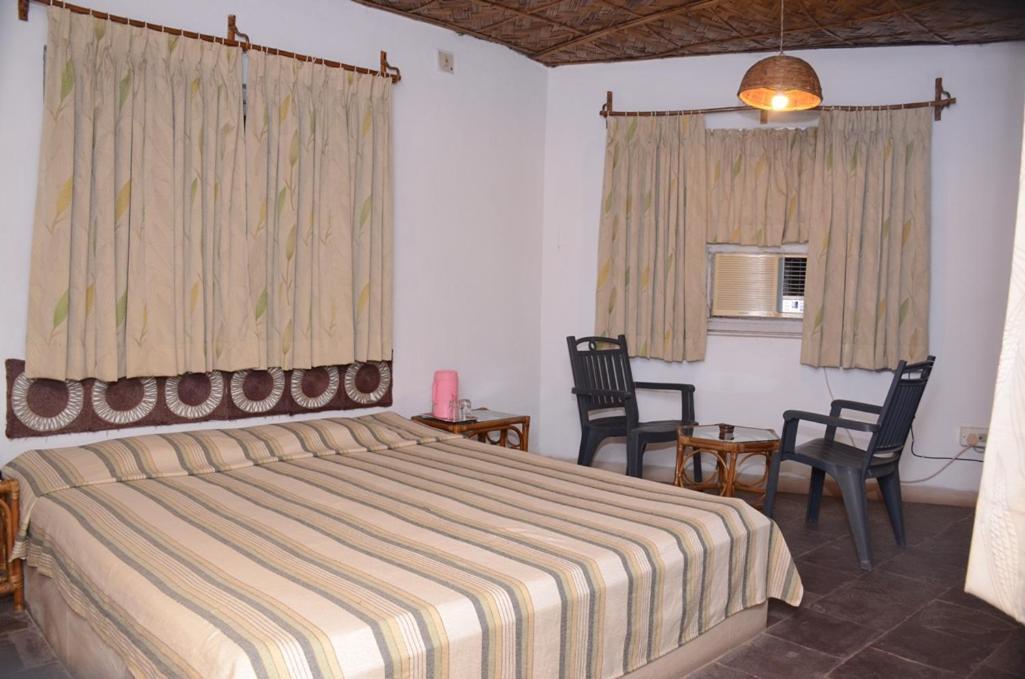 Chhuti Holiday Resort ボルプル エクステリア 写真