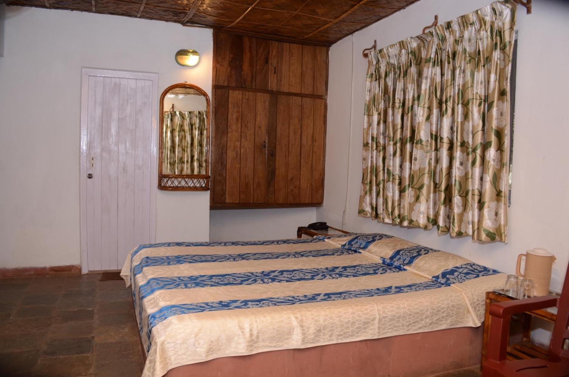 Chhuti Holiday Resort ボルプル エクステリア 写真