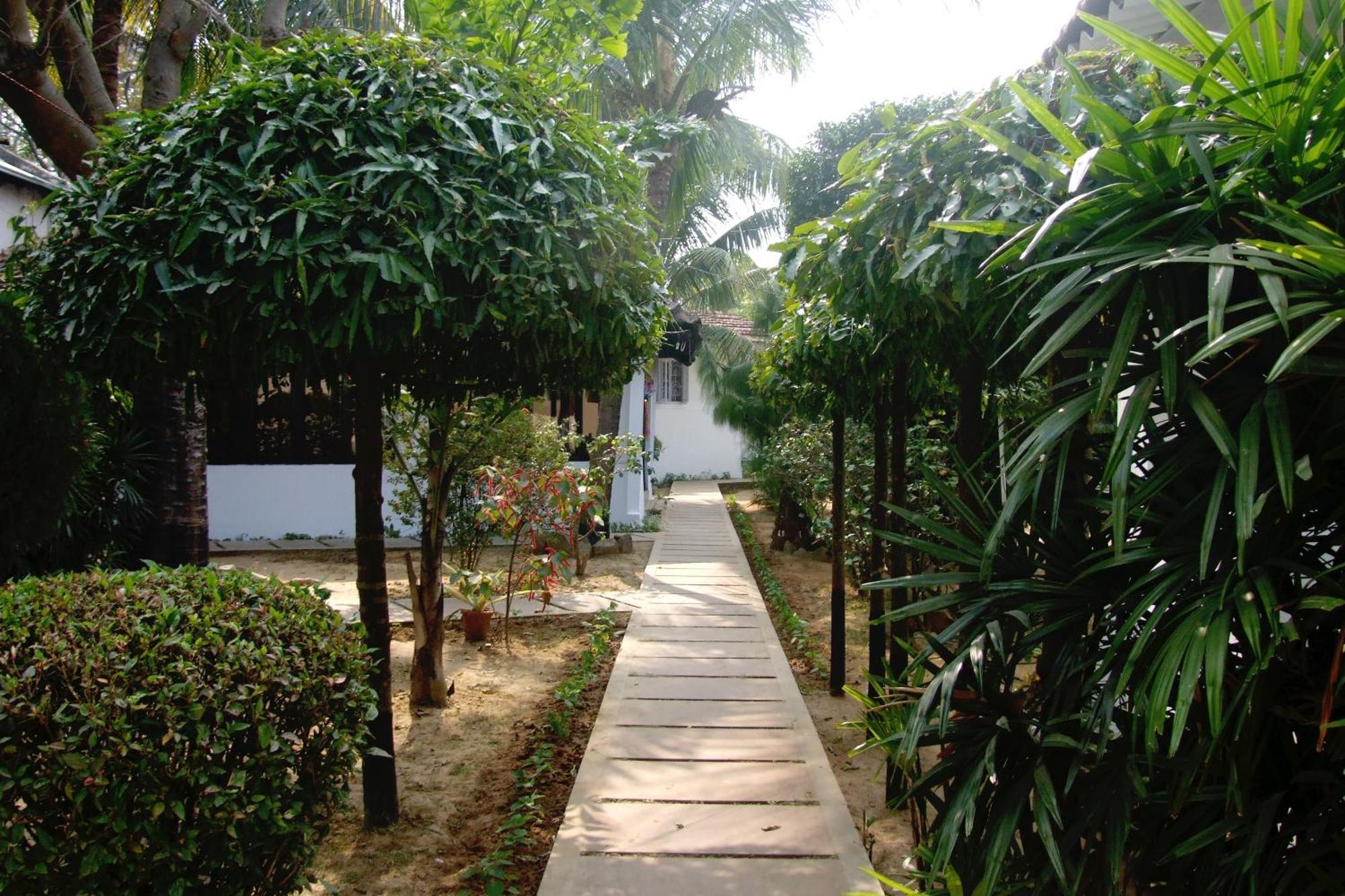 Chhuti Holiday Resort ボルプル エクステリア 写真